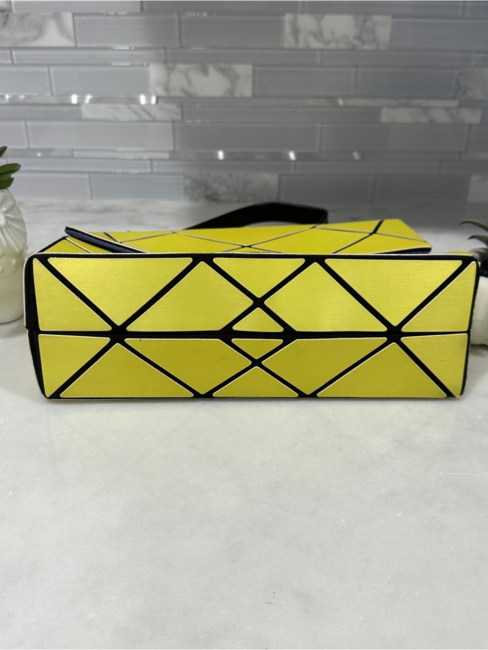 Patrizia Luca Canary Yellow Geo Lock Front Tote – Chain Strap Included - Picture 7 of 10